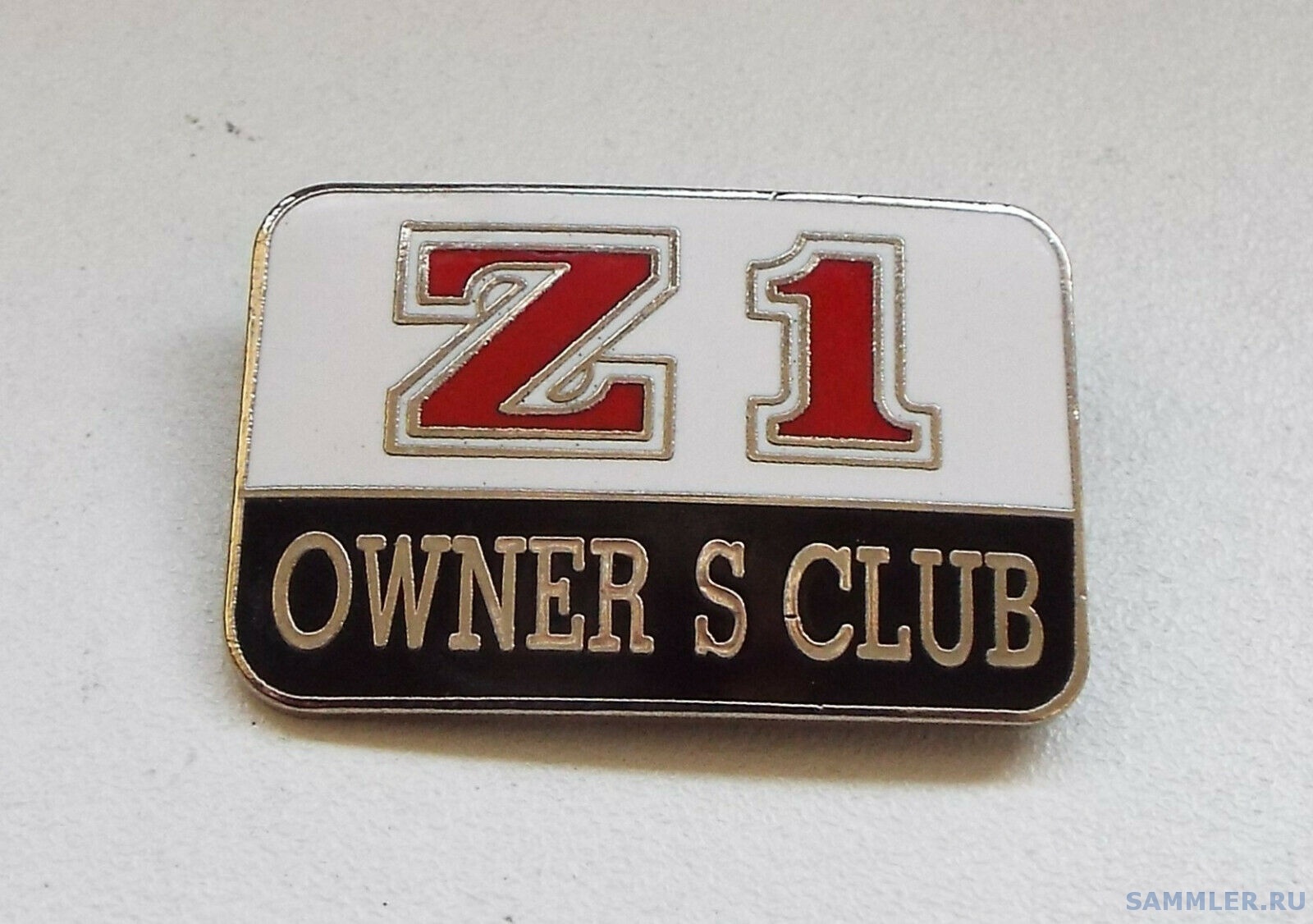 Z1 (Kawasaki) Owner's Club Motor Cycle Enamel Badge.jpg